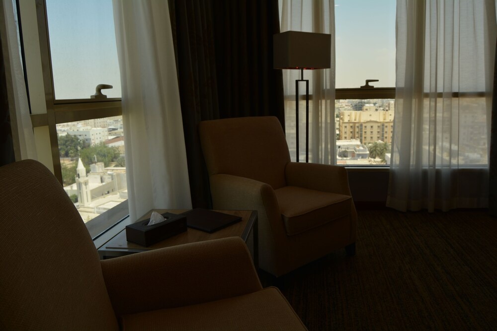 Standard Twin Room, City View at Iridium 70 Hotel - Photo 1